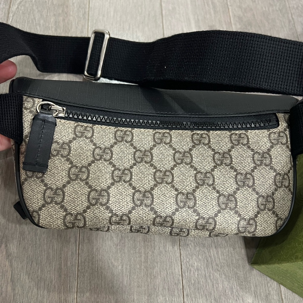 Gucci Black and Beige Men's Belt Bag - Picture 5 of 16